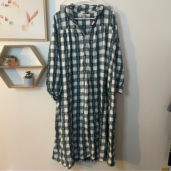 L.L. Bean Other - L.L. Bean Winter Print Nightgown Medium